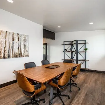 Beautiful 2BD + 2BA Home! King Beds! Hot Tub! Pool! Walk to downtown.