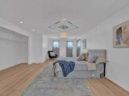 Elegant 4BR Retreat + Jacuzzi