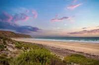 1 min walk to beach - 8 min drive to McLaren Vale -Luxury Beach House
