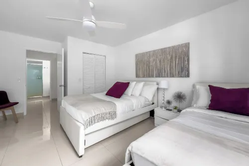 Aventura Modern 2-Bedroom Condo in Serene Community