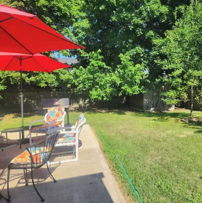 Spotless Geneva Beauty!  Mins to Wineries, Spires, Downtown, the Strip, & More!