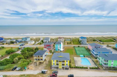 Beachski's Bungalow 2 Bedroom, 2 Bath with Pool and Tennis, Privat Beach Access!