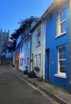 Fisherman's Cottage - seconds from the sea, harbour & restaurants. Hotels near Brixham Harbour