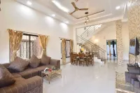 Sapphire Villa Luxury stay with 3 bedroom and rooftop sky Lounge