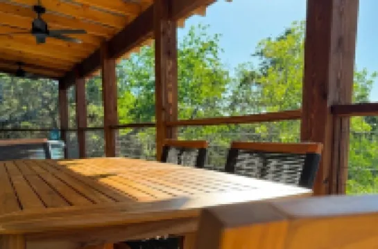 Peaceful HIlltop Cabin w/ Amazing Views & Hot Tub