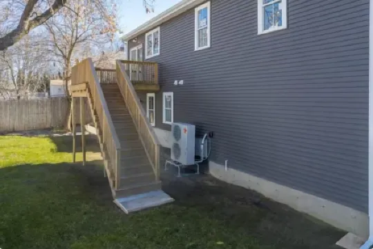 Brand new 3 bedroom house in welcoming Worcester with WiFi and AC