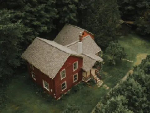 Historic farmhouse by the river in Keene, NY near Lake Placid & Whiteface Mt. Hotels in Keene