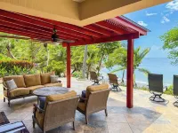 Villa Mariposa N°10 - Luxury Beachfront Escape, Private, Steps to Beach & Pool