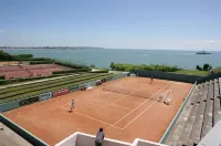 New: waterfront apartment.... L'Auguste welcomes you!