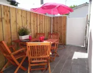 Jolie Petite Maison Climatisée Parking Privé Proche Commerce et Loisirs