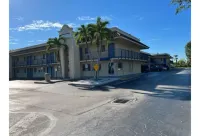 Motel 6 Riviera Beach, FL - Beach
