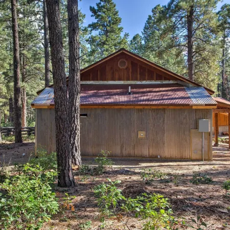 Mancos Cabin Rental on 80 Acres w/ Mountain View!