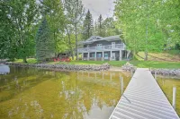Coldwater Family Retreat w/ Boat Dock & Grill! - 3 tähden