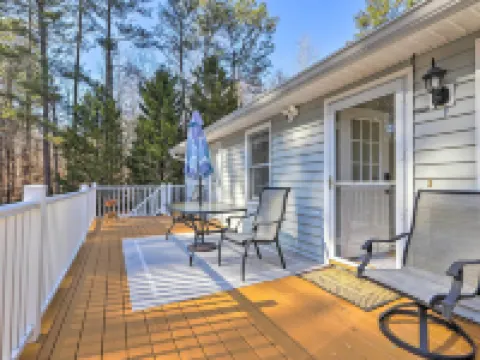 Immaculate Suwanee House w/ Pool & Game Room! Hotels in Suwanee