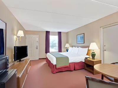 Days Inn by Wyndham Kodak/Sevierville Intrstate SmokeyMntns Hotels near Great Smokies Flea Market