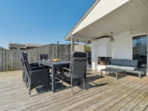 "Peetu" - 200m to the Fjord Hotels in Hurup