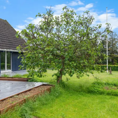 "Gravers" - 150m from the sea