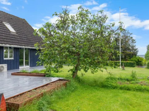 "Gravers" - 150m from the sea