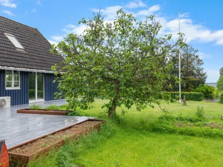 "Gravers" - 150m from the sea