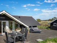 "Maxie" - 1.2km from the Sea - parking