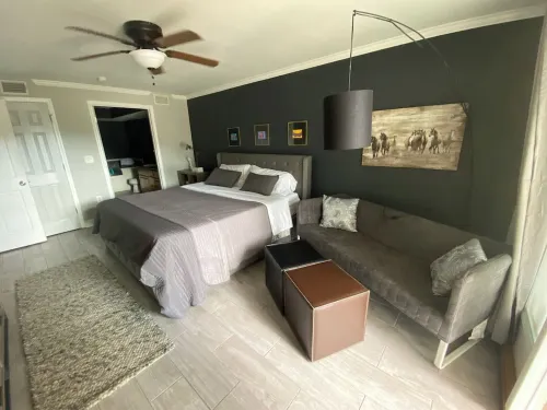 2 Bed King Size Biloxi Luxury Condo
