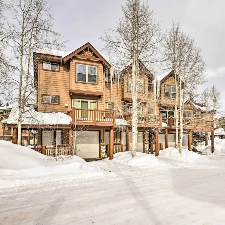 Winter Park Townhome w/ Hot Tub, Ski Shuttle!