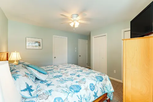 Waterfront Retreat Near Fenwick Extended Stays -  Ferienwohnungen