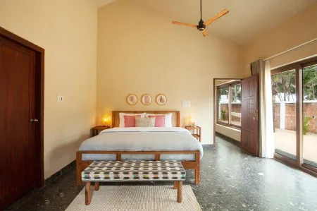 Premium Beachfront 2BR Villa with Pool Отели в г. Касарагод