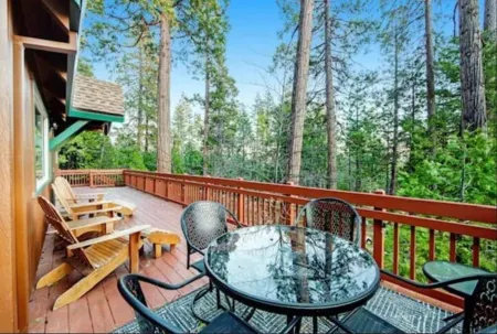 The Cabin Life- Dog Friendly w/3BR+loft & Hot Tub