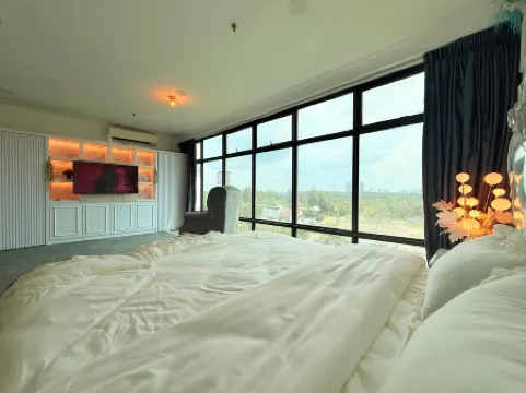 MONIC STAYCATION #PuteriSquarenear Mid Valley Mall Отели рядом с достопримечательностью «Figure Museum Johor»