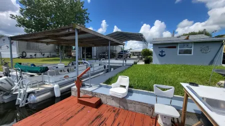 Tiny House Couples Retreat Lake Okeechobee