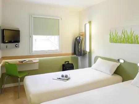 Ibis Budget Caen Mondeville Отели в г. Бургебюс