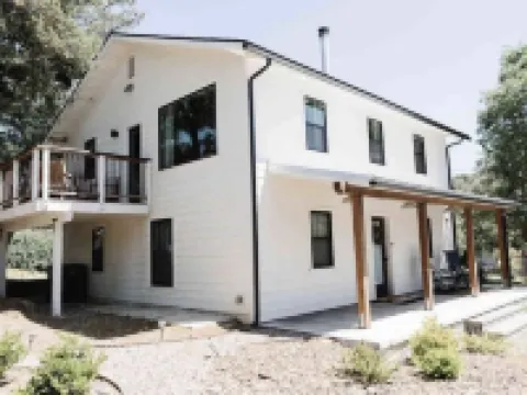 The White Barn 朱利安酒店