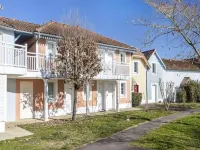 Apartment in Marciac near 24-hectare Lake