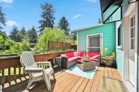 Escape to Redwood Bliss at This Cozy Cabin Near Monte Rio Beach! Hotels in Monte Rio