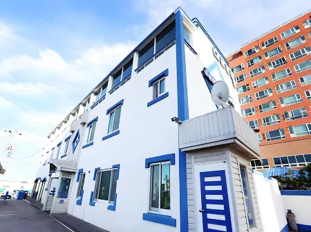 James Blue Hostel