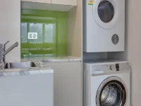 Spacious 2-Bed Apartment Close to City