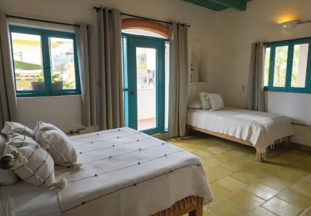 Sayulita Central Hotel