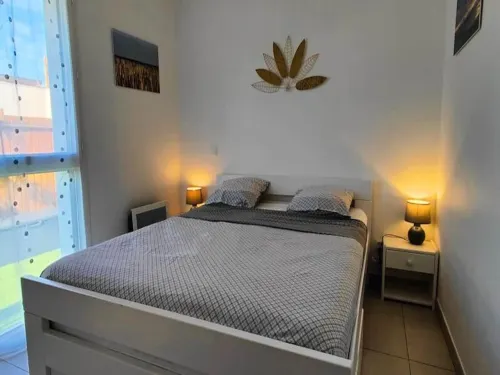 Houses & Villas for 6 People Hotels in Vias