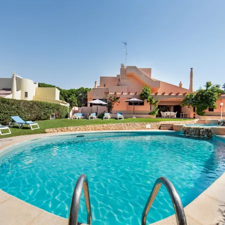 5 En-Suite Bedrooms, Close to Centre, Free AC & WiFi