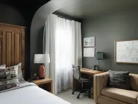 Hotel Santa Barbara Hotels near Les Marchands
