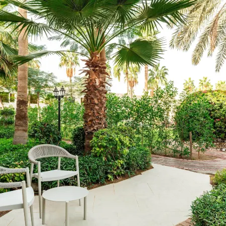 Le Méridien Dubai Hotel & Conference Centre Отели рядом с достопримечательностью «Гархуд»