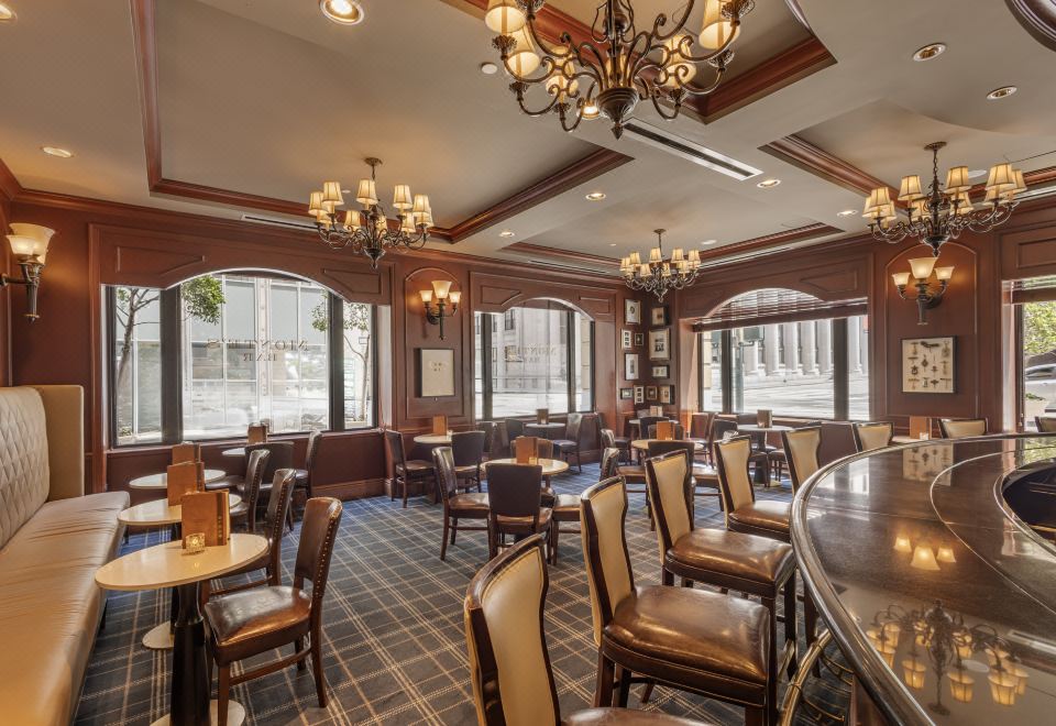 옴니 샌프란시스코 호텔의 깔끔하고 넓은 객실