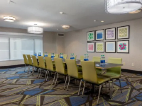 Holiday Inn Express & Suites MILTON EAST I-10 by IHG Hoteles en Milton