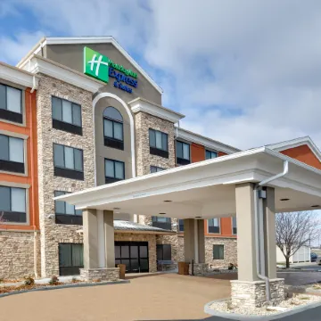 Holiday Inn Express & Suites MITCHELL by IHG