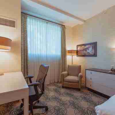 Hotel Skyler Syracuse, Tapestry Collection by Hilton Rooms
