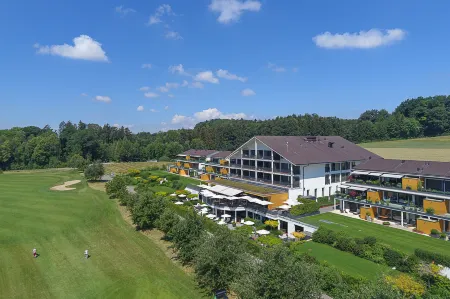 Wellnesshotel Golfpanorama Отели в г. Эрматинген