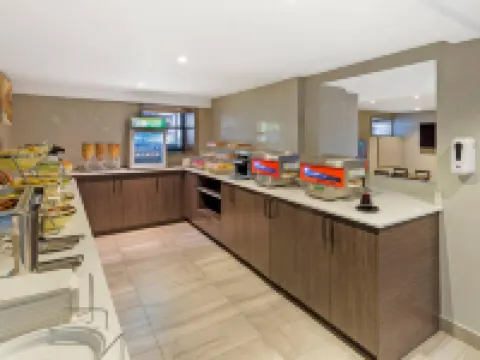 Quality Inn Centre-Ville โรงแรมในมอนทรีออล