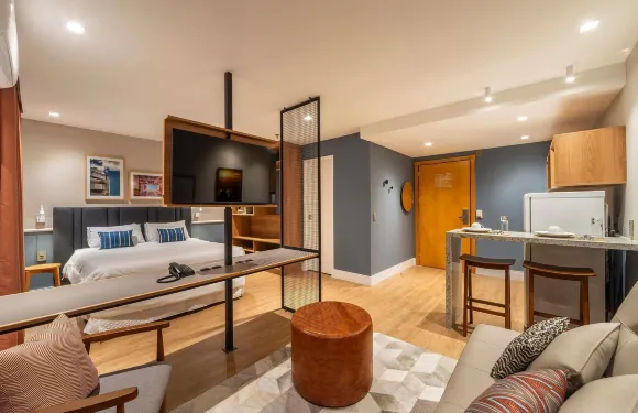 曼哈頓阿列格雷港美居酒店