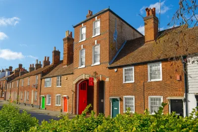 Arthouse Canterbury-Free Secure Parking Hotels near University of Kent